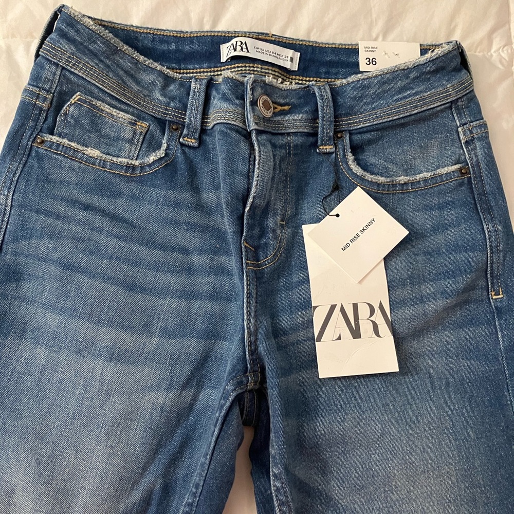 ZARA mid rise skinny jeans size 4